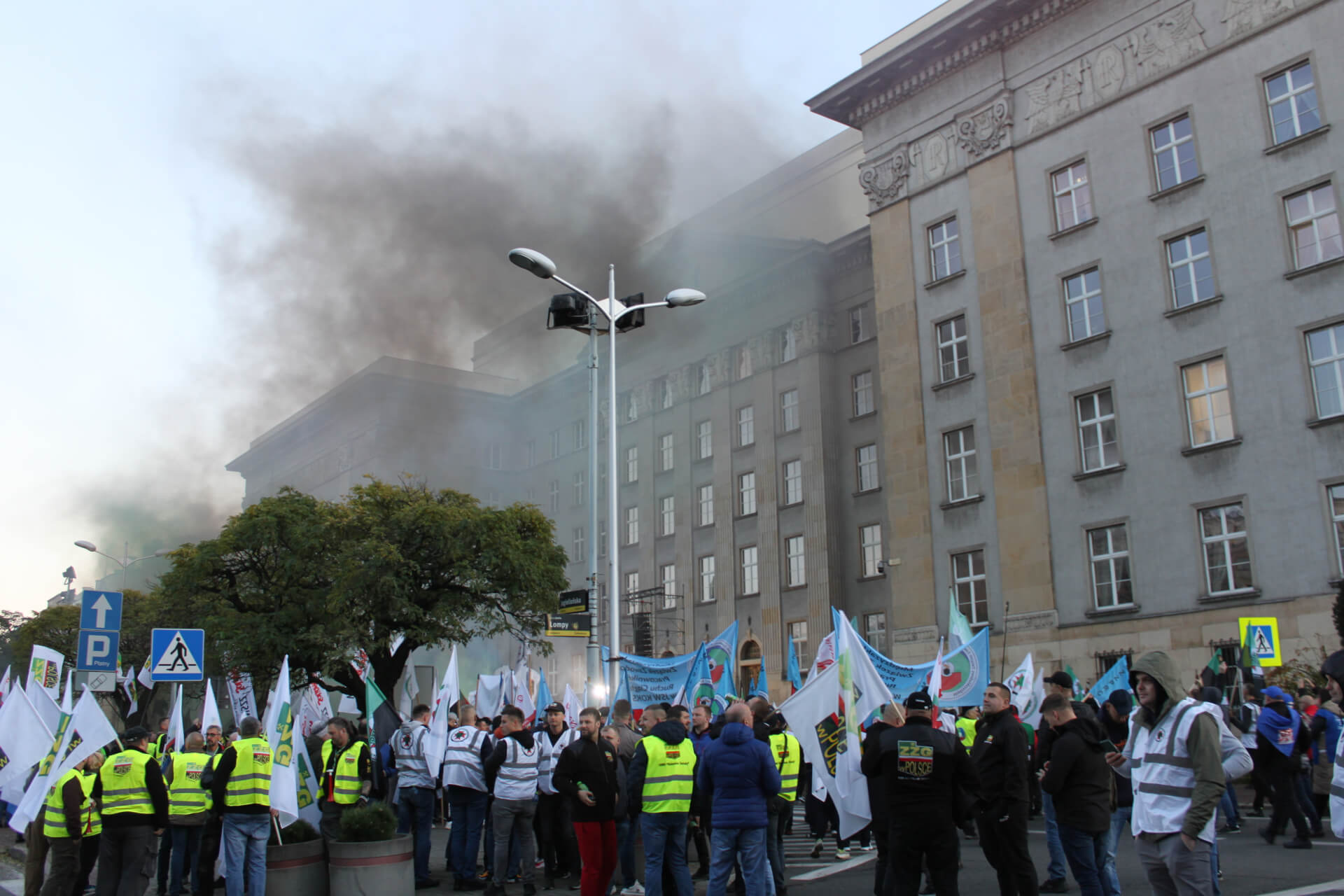 Około 10 tysięcy członków central związkowych z regionu oraz sympatyków wzięło udział w marszu gwiaździstym