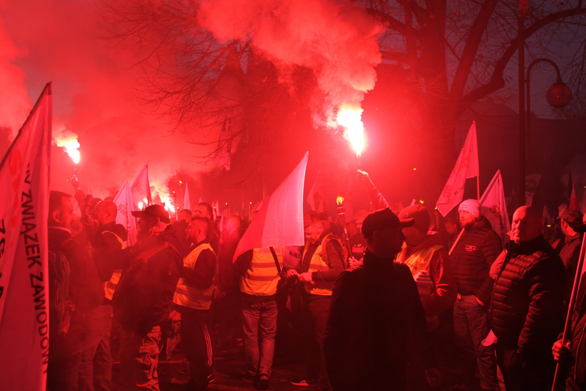 Około 10 tysięcy członków central związkowych z regionu oraz sympatyków wzięło udział w marszu gwiaździstym