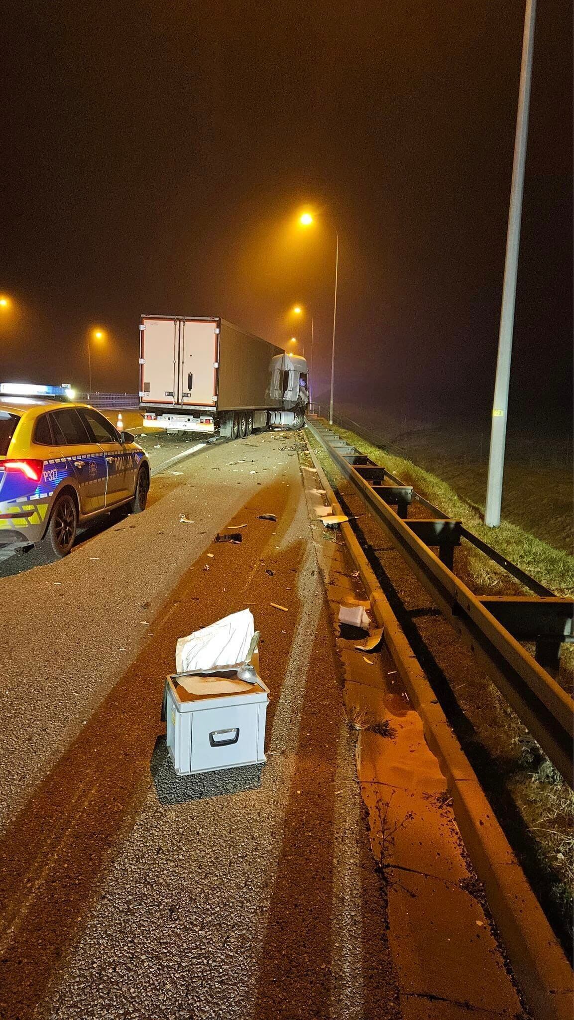 Kolizja ciężarówek na A1