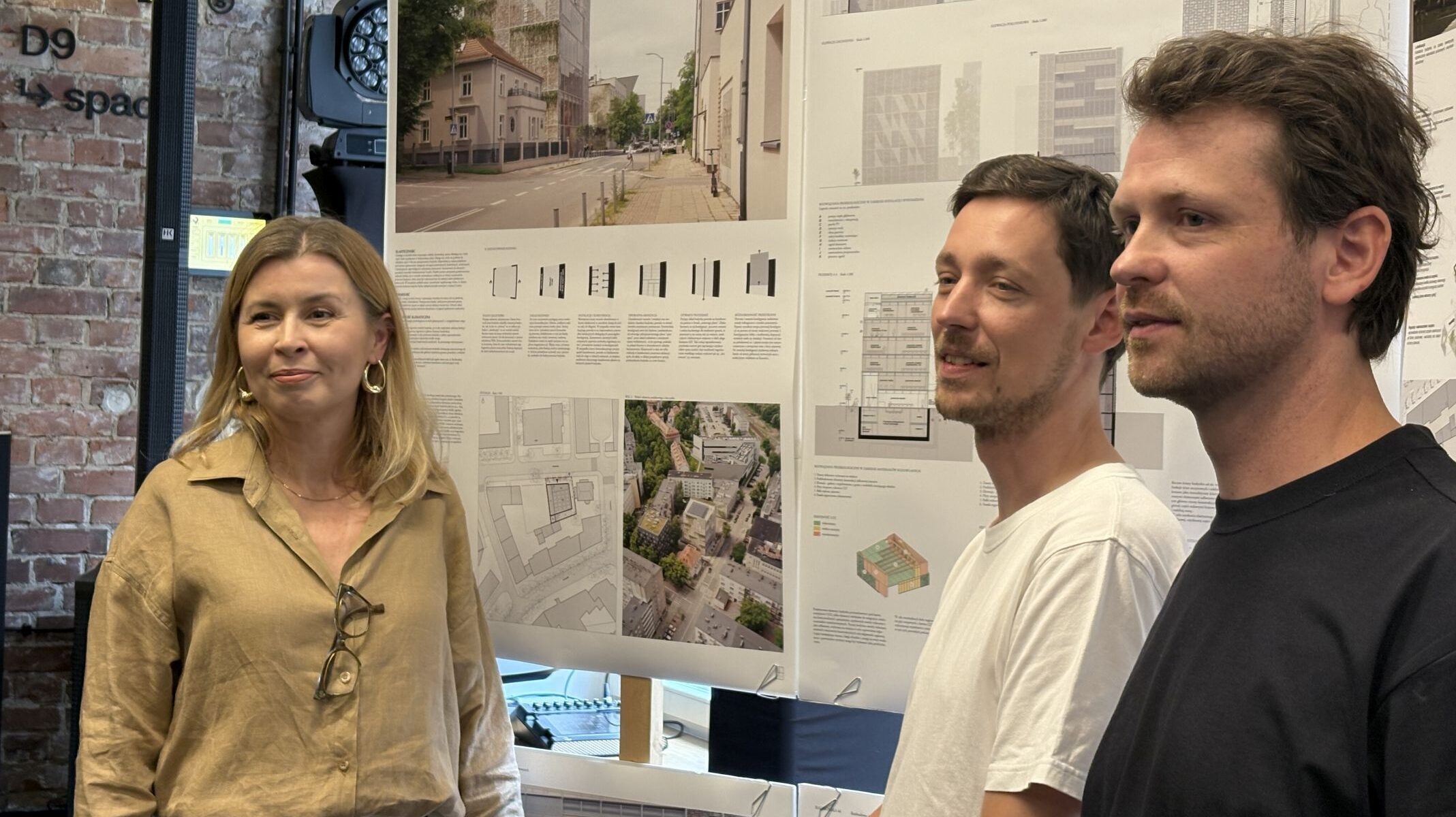 mgr inż. arch. Marlena Wolnik (SARP Katowice) z Konradem Basanem i Pawłem Dadokiem (BDR Architekci)