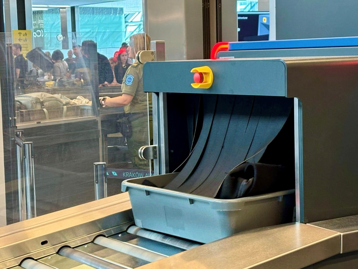 Krakow airport skanery bagazu 1