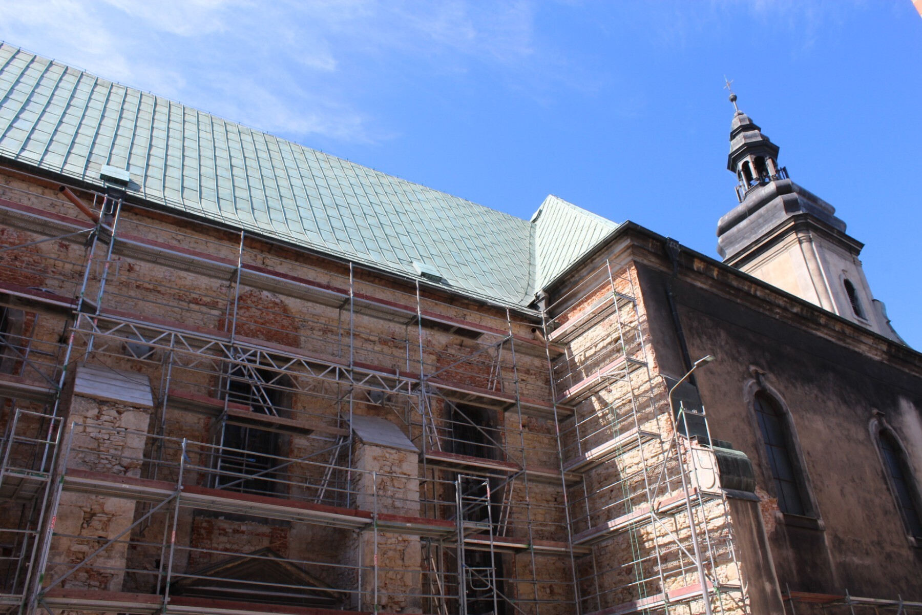 W kościele pw. św. Wojciecha archeolodzy odkryli groby dziecięce ze średniowiecza