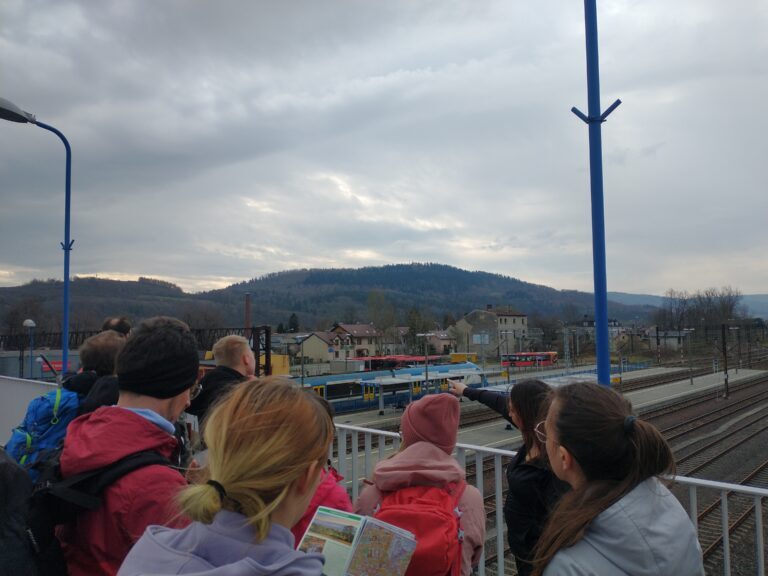 Z życia SKPB Katowice. Kursanci Półtora w Żywcu przy dworcu. Panoramka!