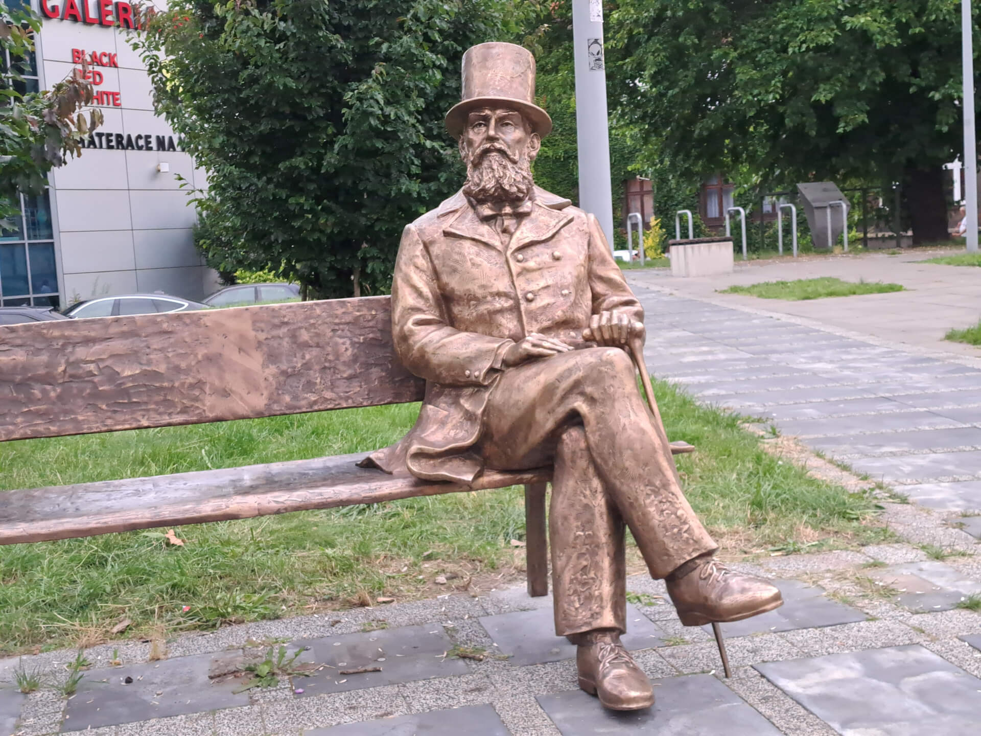 Ławeczka z księciem Guido Hencklem von Donnersmarckiem