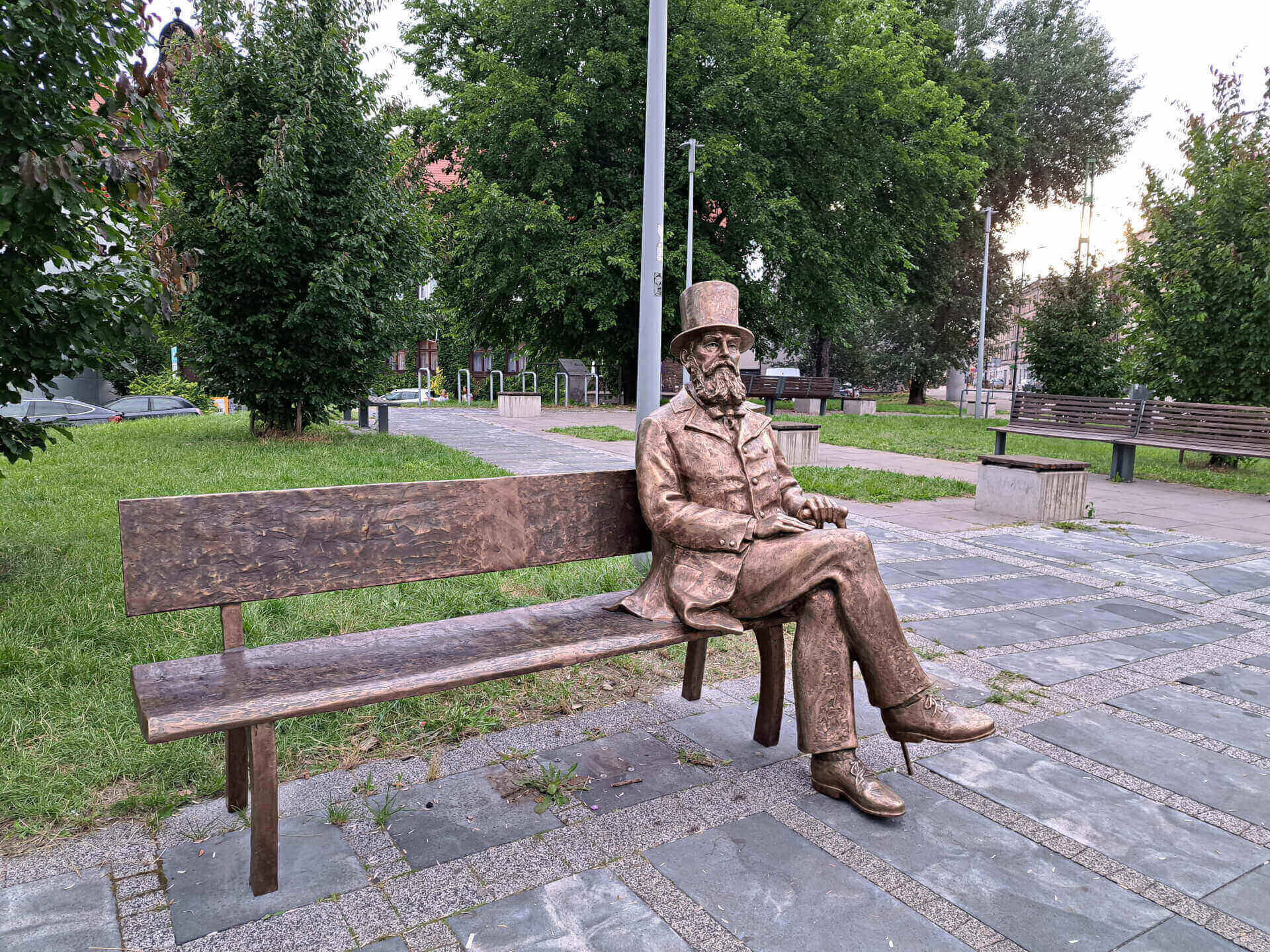 Ławeczka z księciem Guido Hencklem von Donnersmarckiem