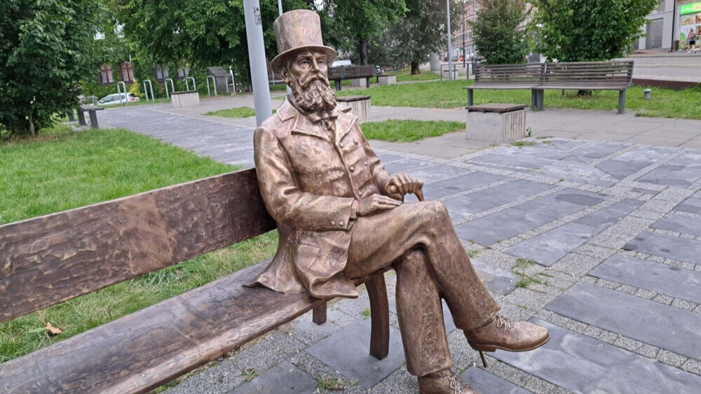 Ławeczka z księciem Guido Hencklem von Donnersmarckiem