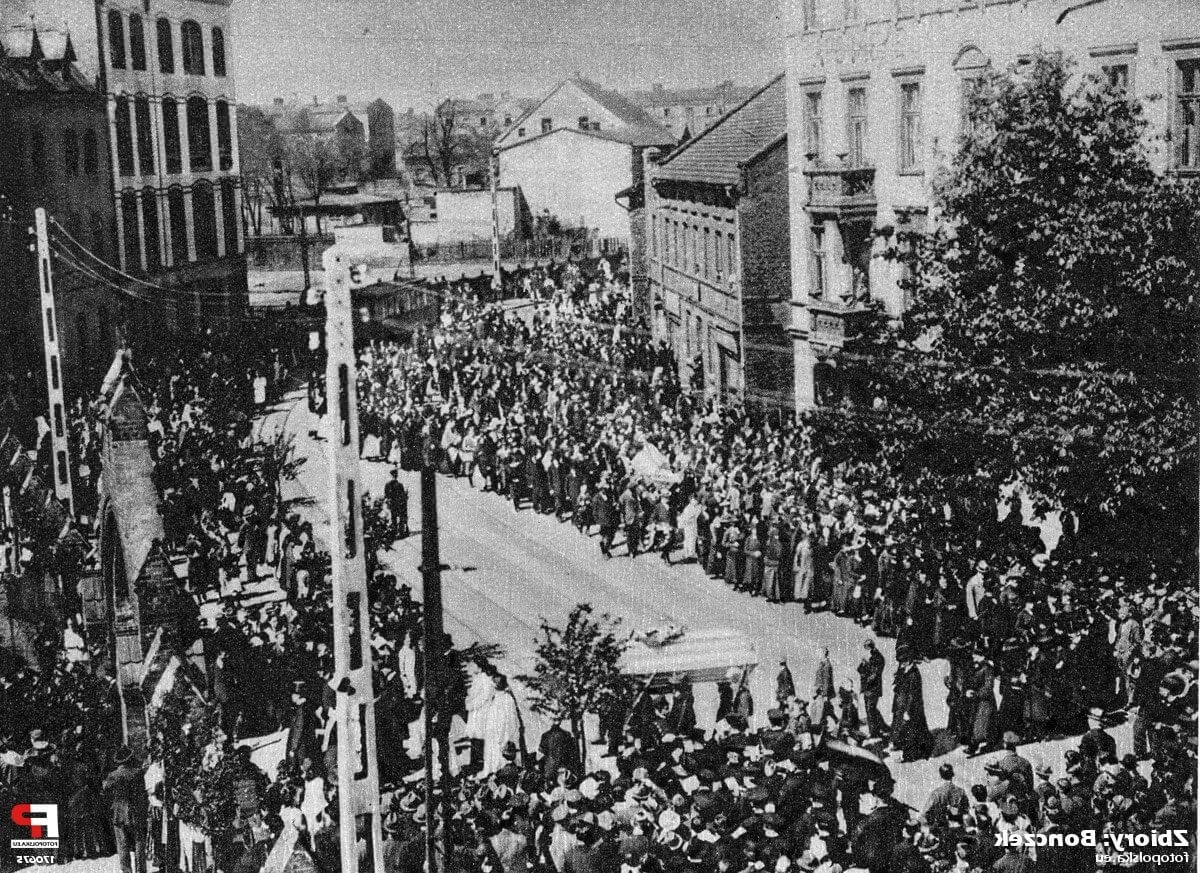 Gliwicka, rok 1921. Pogrzeb powstańców poległych pod Kędzierzynem 9 V 1921