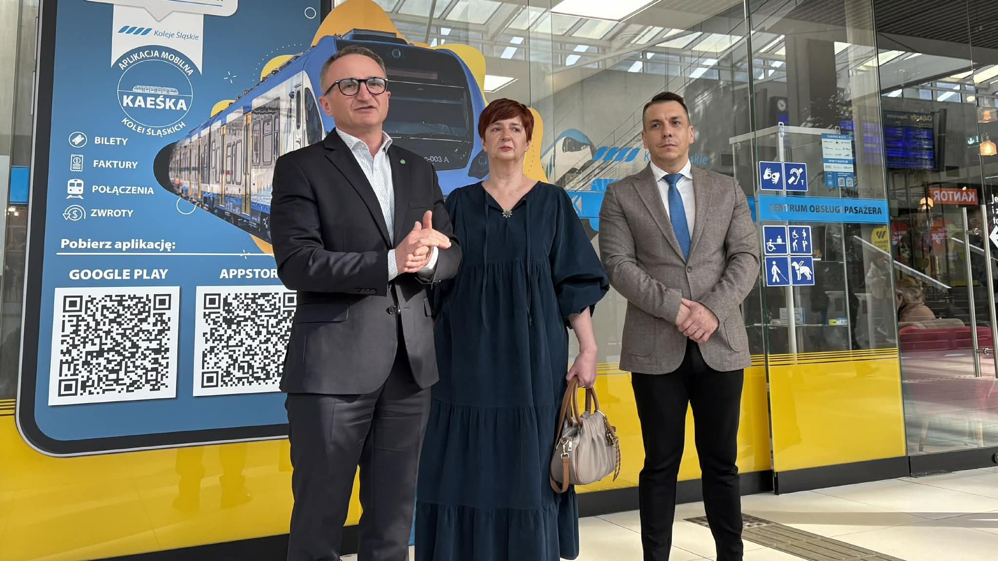 Koleje Śląskie nagrodziły milionową użytkowniczkę Kaeśki