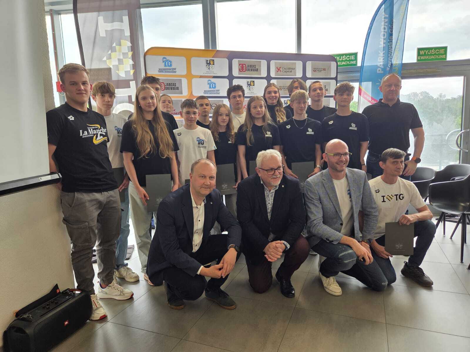 Sztafeta przez Gardę MKS Park Wodny Tarnowskie Góry