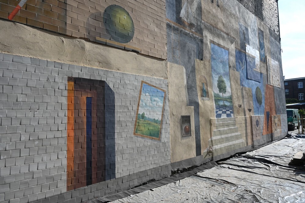 Nowy mural w podwórzu kamienicy przy Wrocławskiej 30