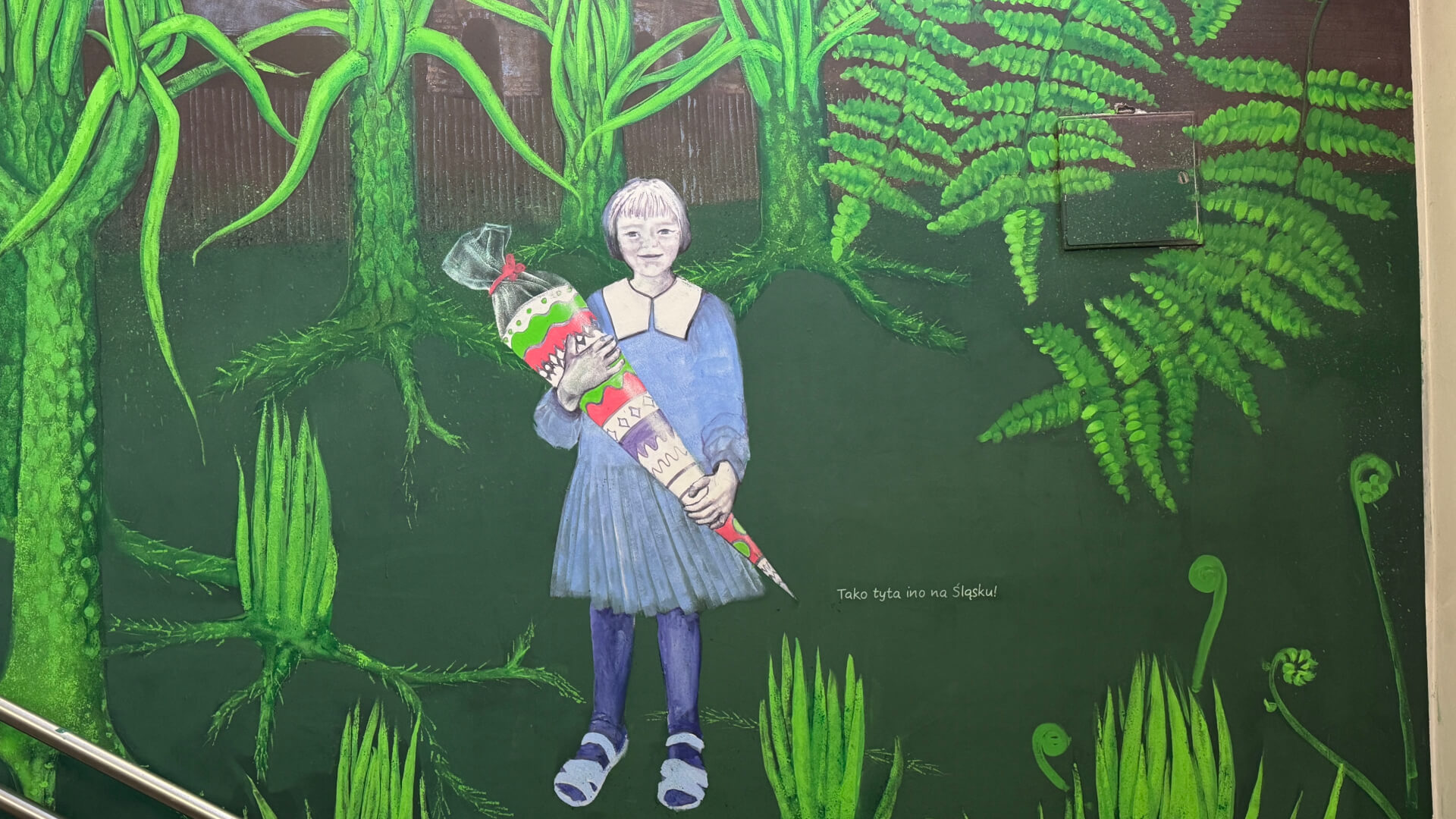 Fragment muralu w przejściu podziemnym pod bytomskim dworcem PKP