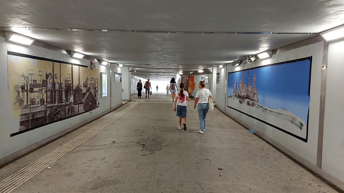 Fragment muralu w przejściu podziemnym pod bytomskim dworcem PKP