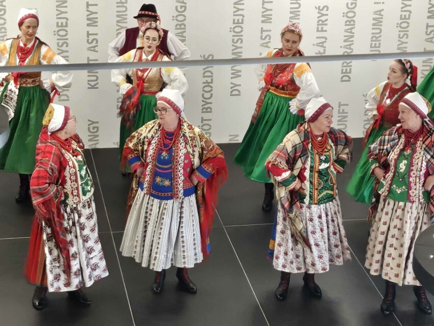 Wilamowianie zachowali swoją unikalną kulturę, strój i język