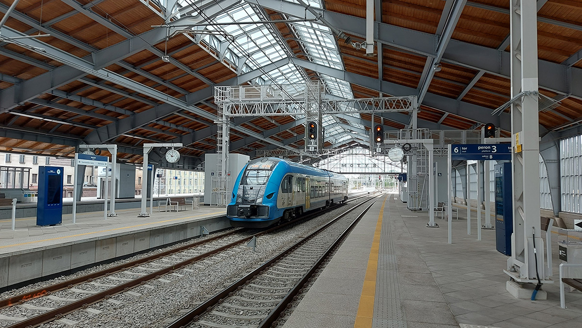 Odrestaurowana hala peronowa w Bytomiu