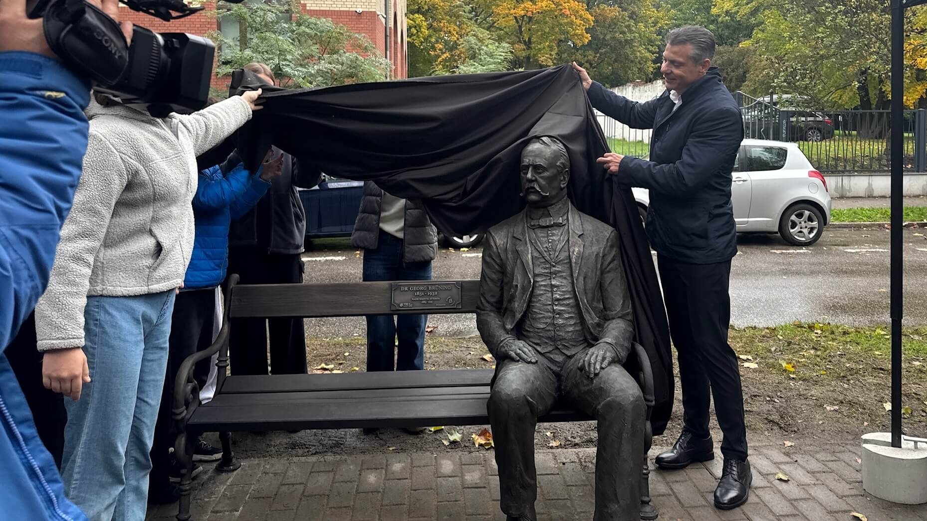 Odsłonięcie ławeczki Brüninga w Bytomiu