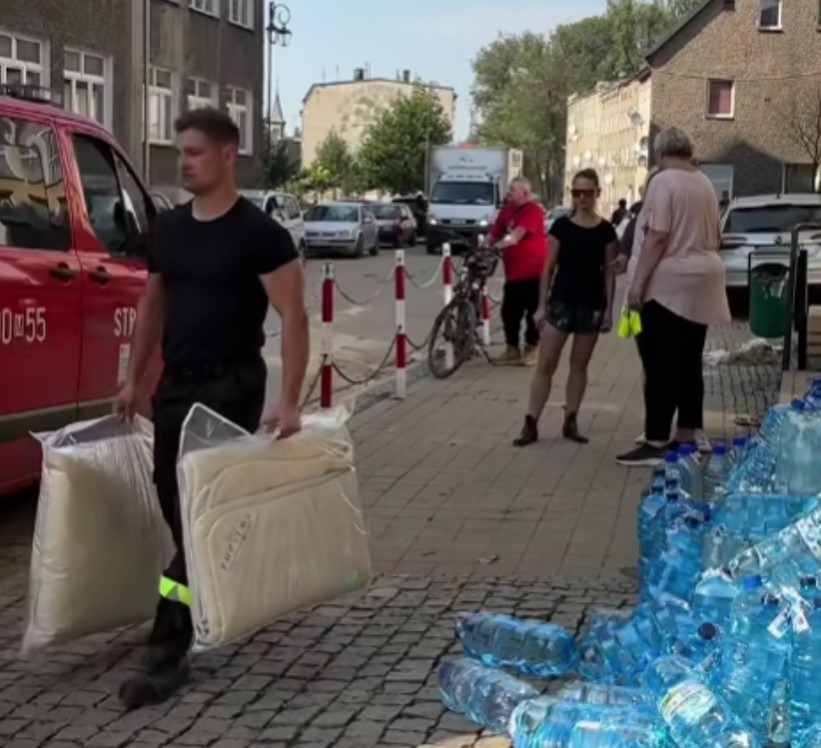 Pierwsze dary dla powodzian z Tychów