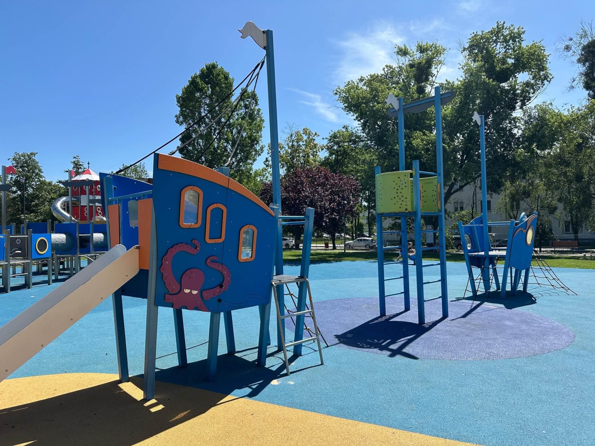 Odnowiony plac zabaw przy MOSiR w Piekarach Śląskich