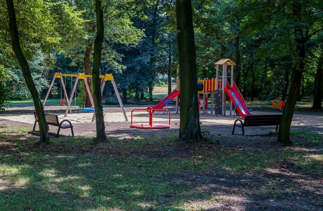 Plac zabaw w lagiewnikach zostal wyremontowany 9