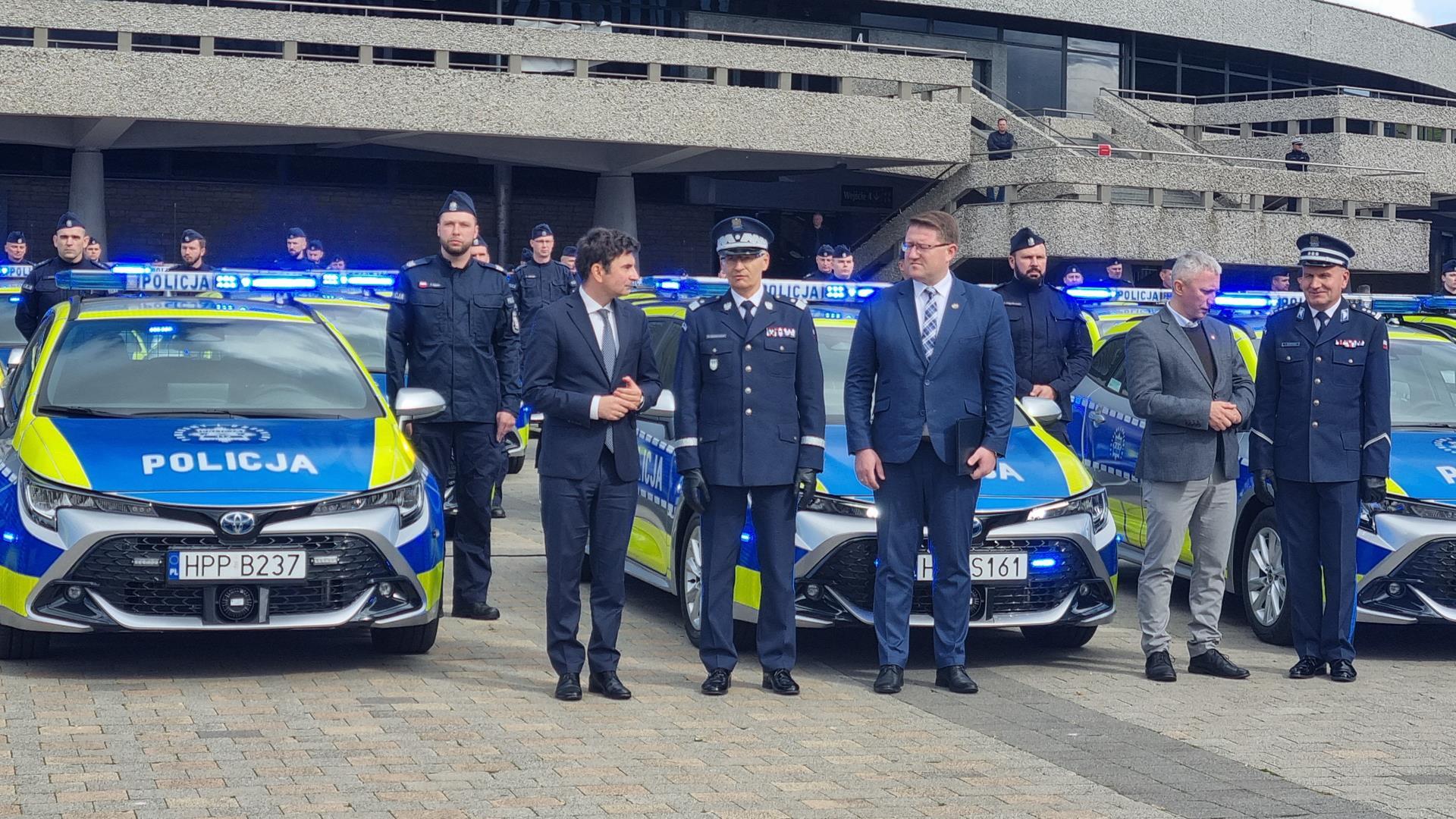 Policja nowe radiowozy 13 Copy