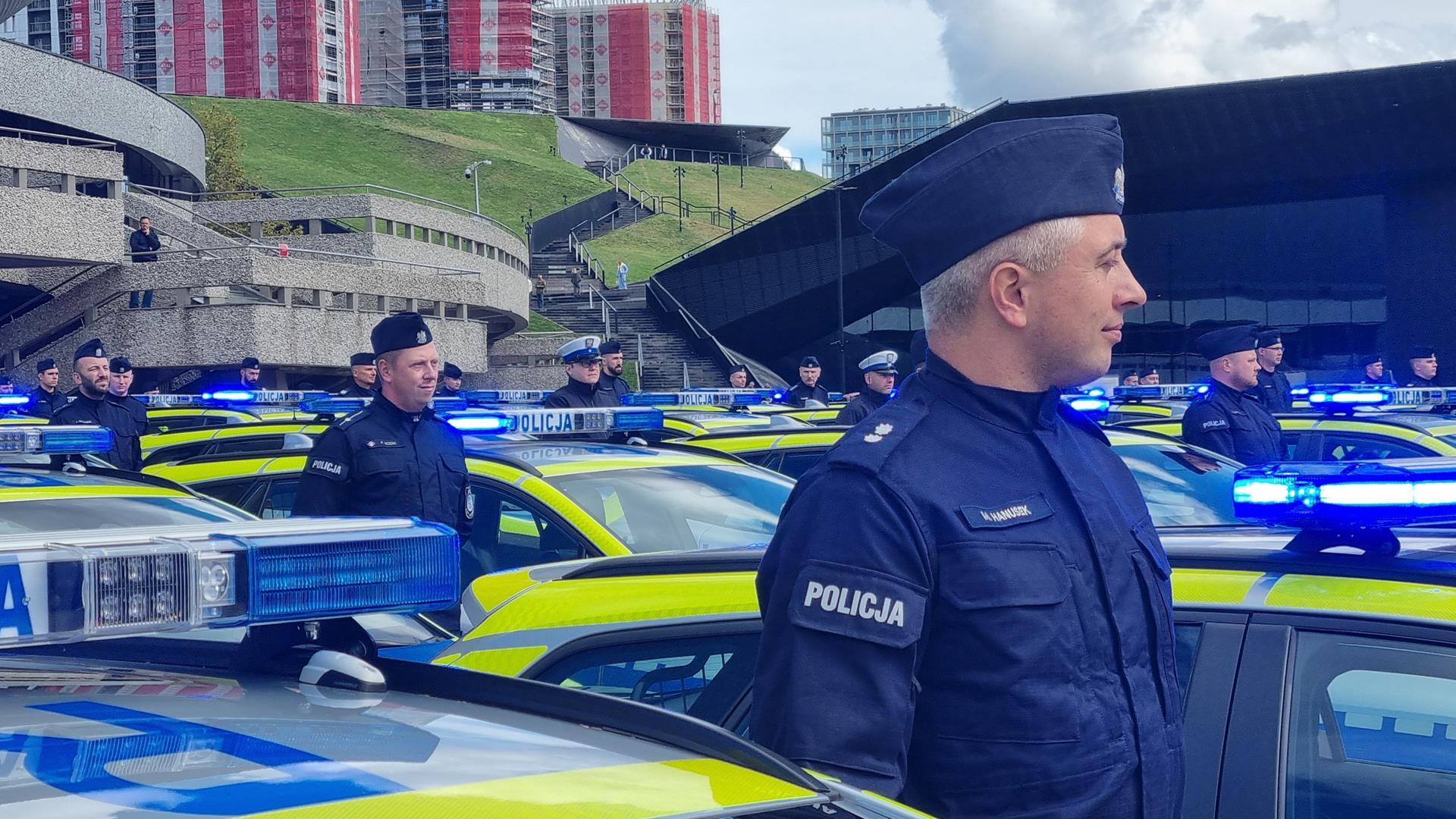 Policja nowe radiowozy 16 Copy