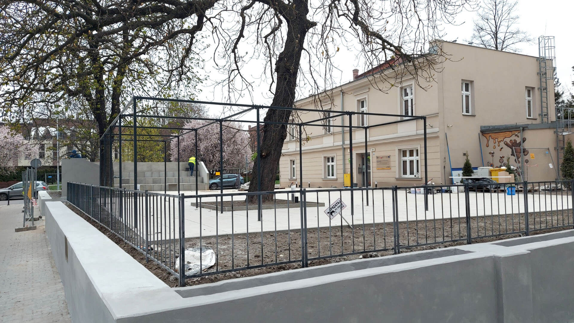 Przebudowa skweru przed Ulem