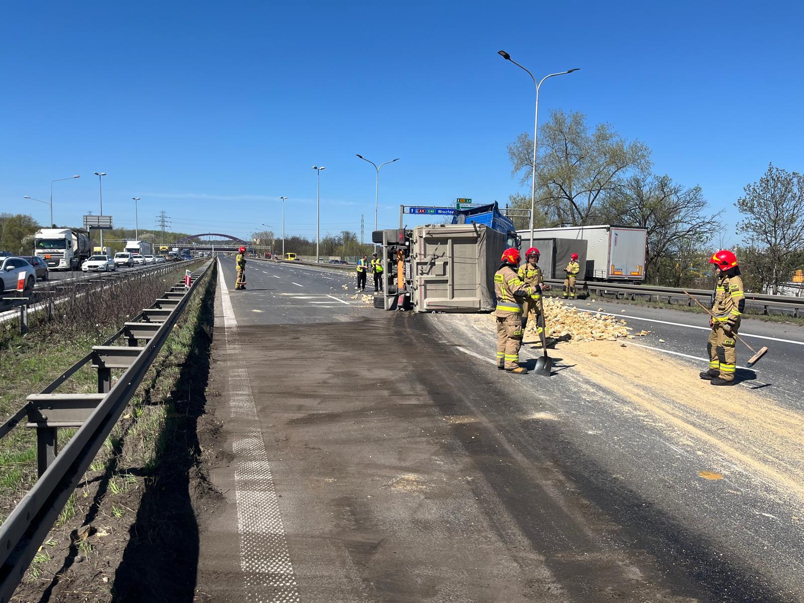 Przewrócona ciężarówka A4 Katowice