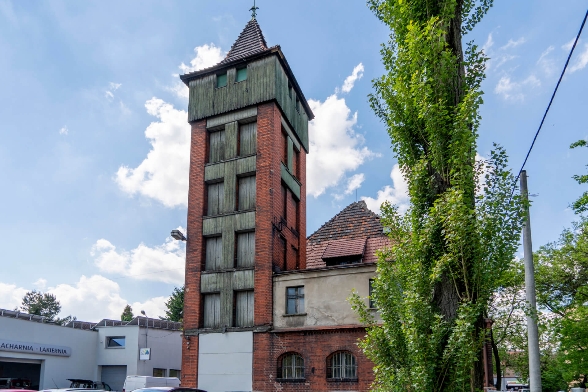 Zabytkowa remiza strażacka w Łagiewnikach