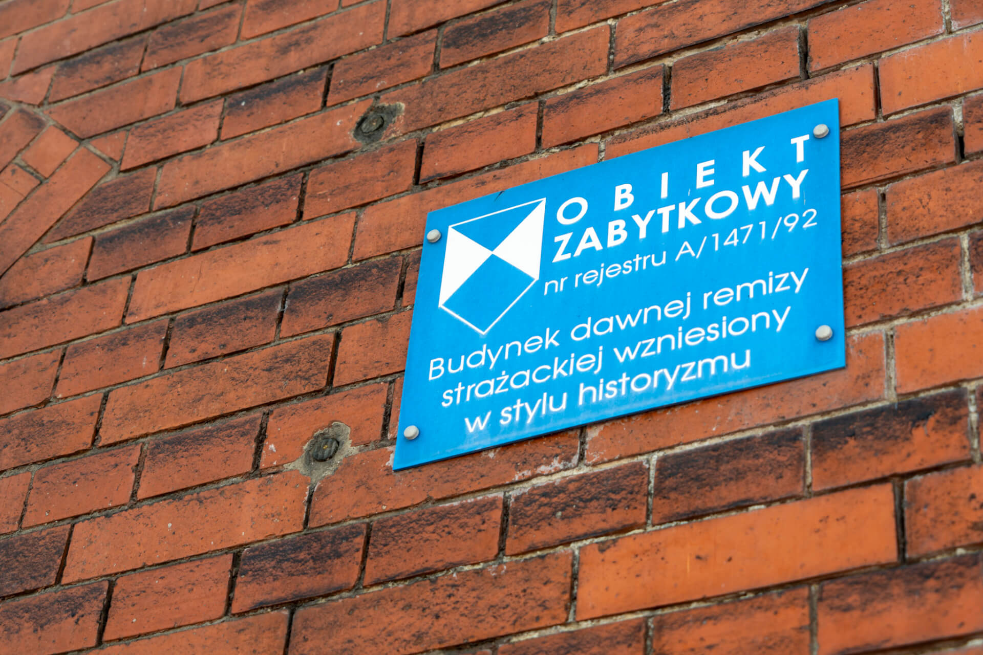 Zabytkowa remiza strażacka w Łagiewnikach