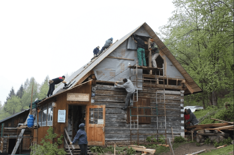 Z życia SKPB Katowice. Remont Zagronia 2004