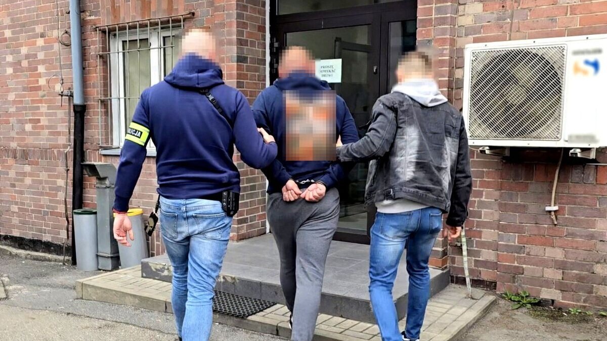 43-letni mieszkaniec Bytomia dokonał rozboju na taksówkarzu i znieważył interweniujących policjantów