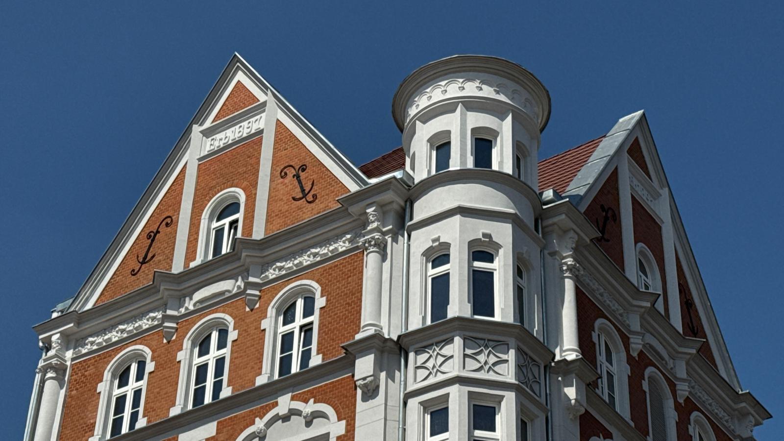 Wyremontowana kamienica u zbiegu Rynku i ul. Podgórnej w Bytomiu