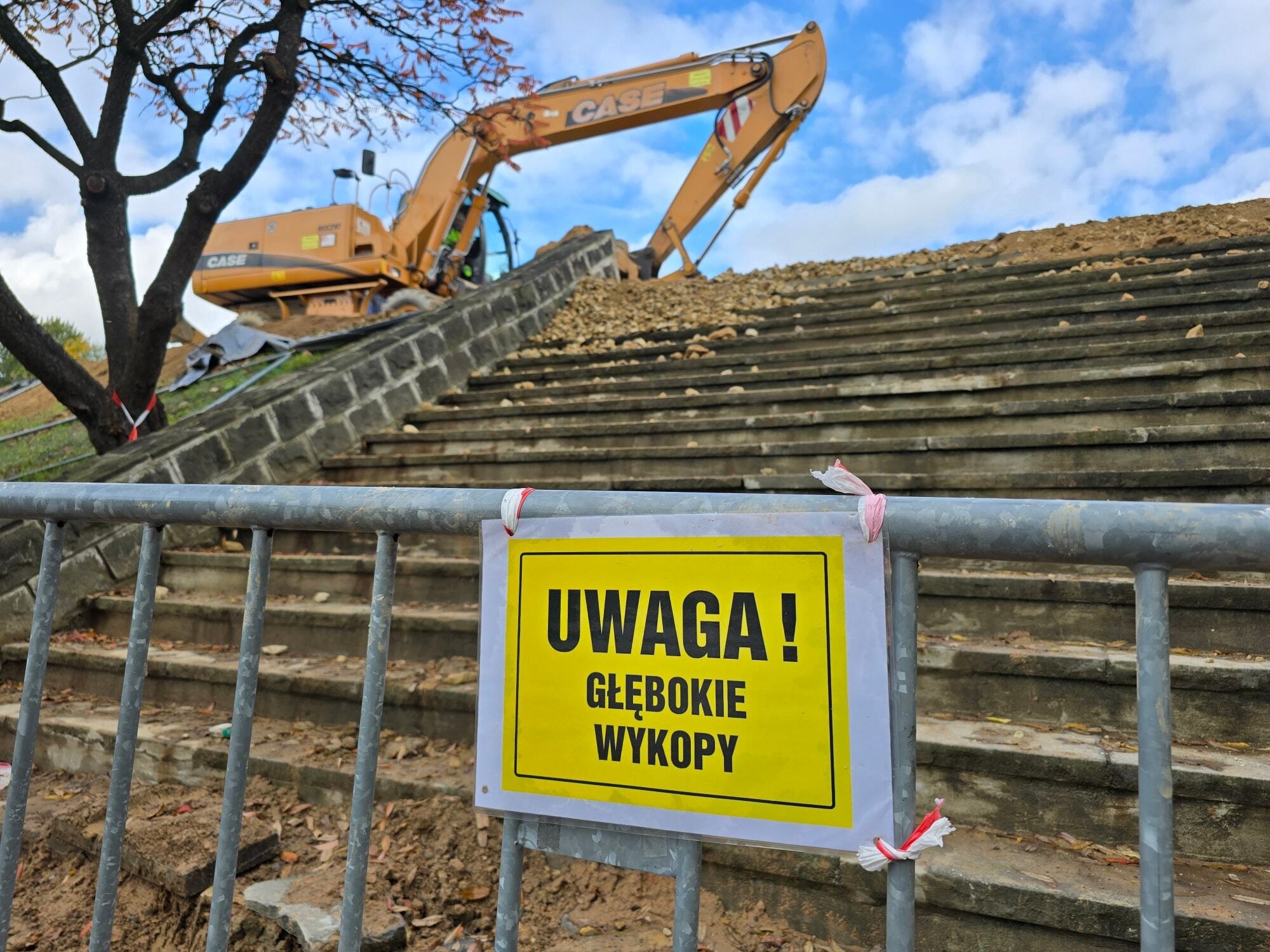 Budowa trybun na stadionie OSiR Skałka