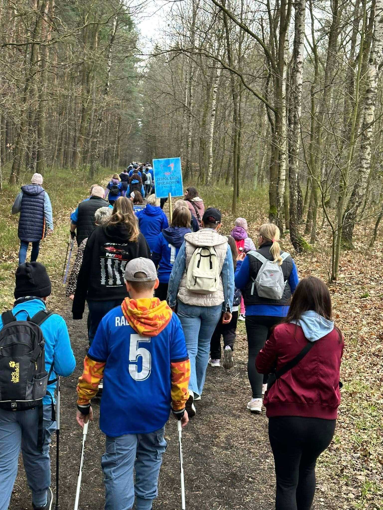 Niebieski Spacer dla Autyzmu