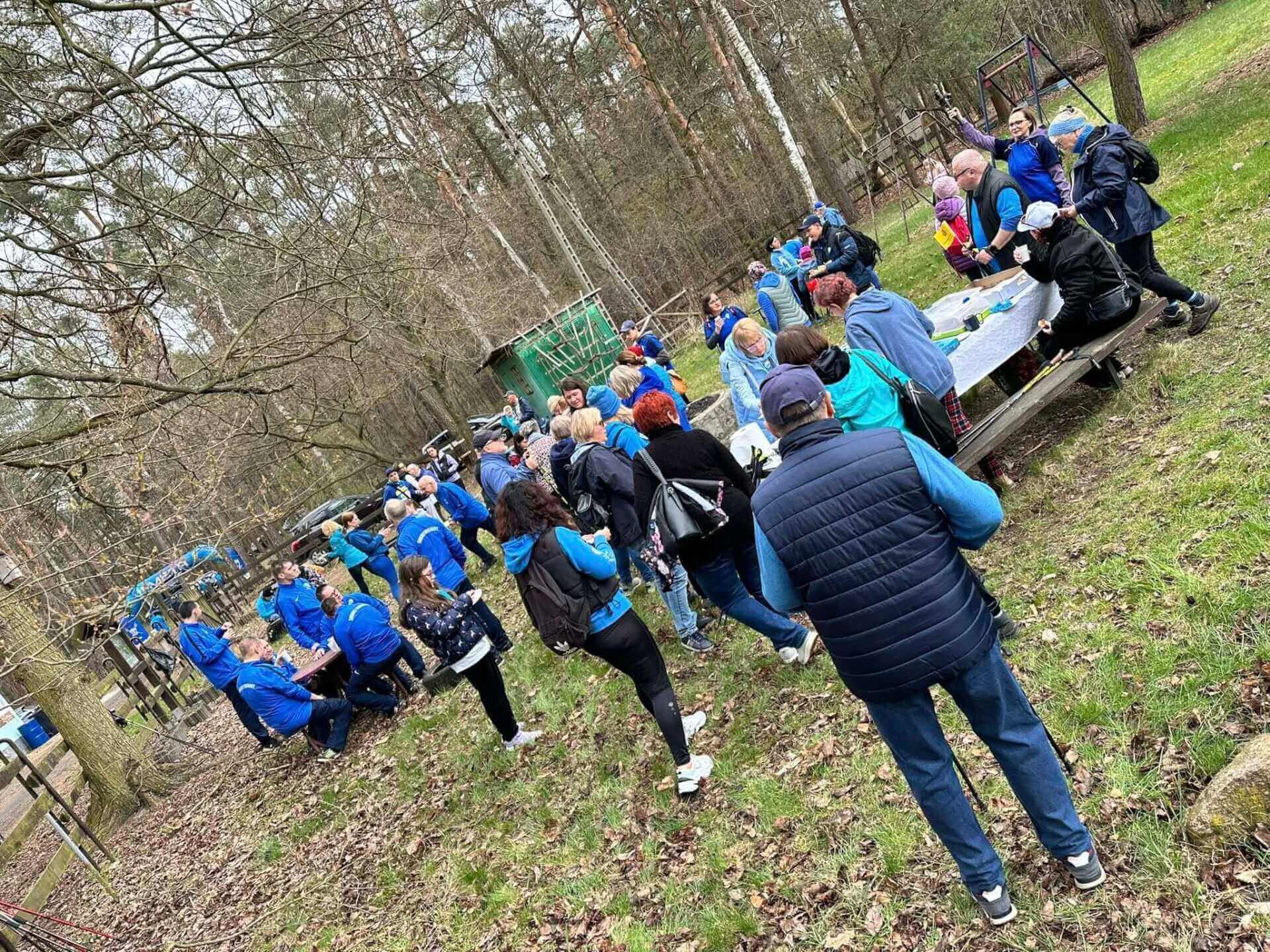 Niebieski Spacer dla Autyzmu