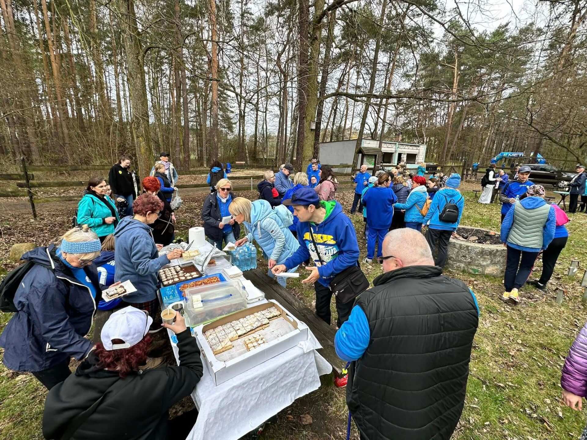 Niebieski Spacer dla Autyzmu