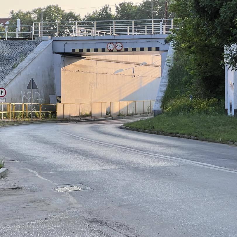 Otwarty wiadukt nad ulicą Częstochowską w Tarnowskich Górach