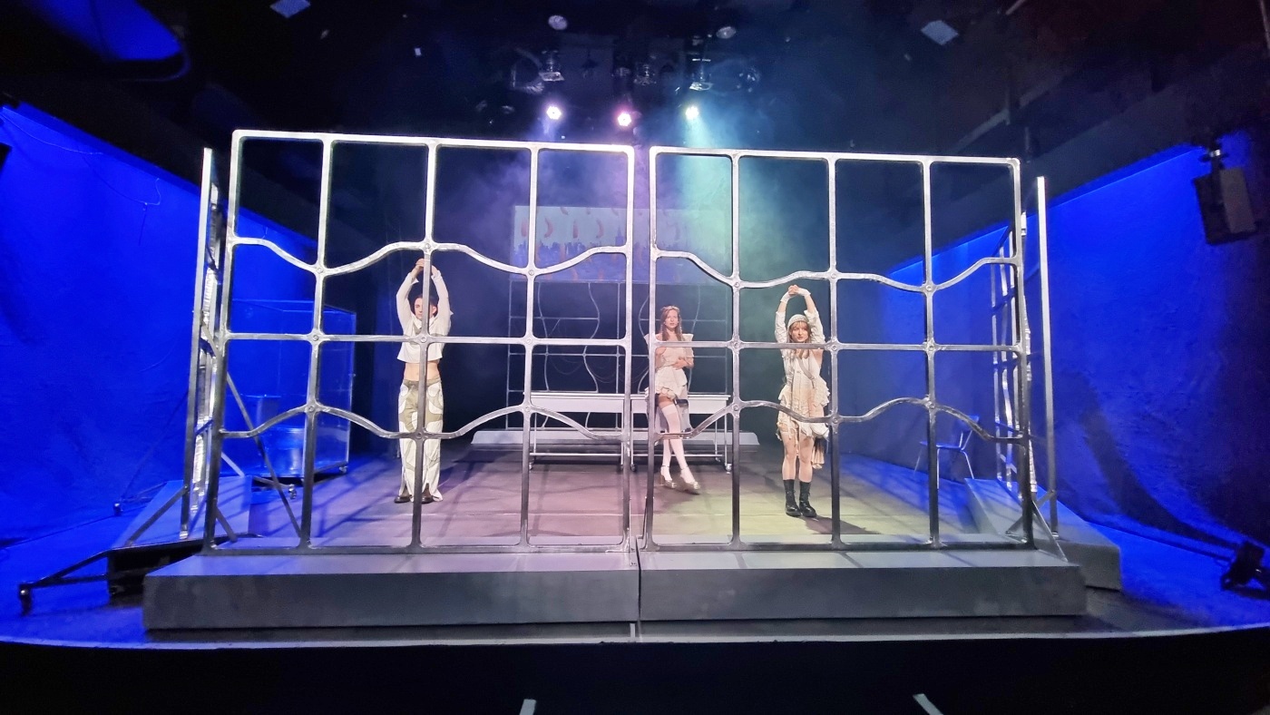 Teatr rozrywki nawiedzony toster 2