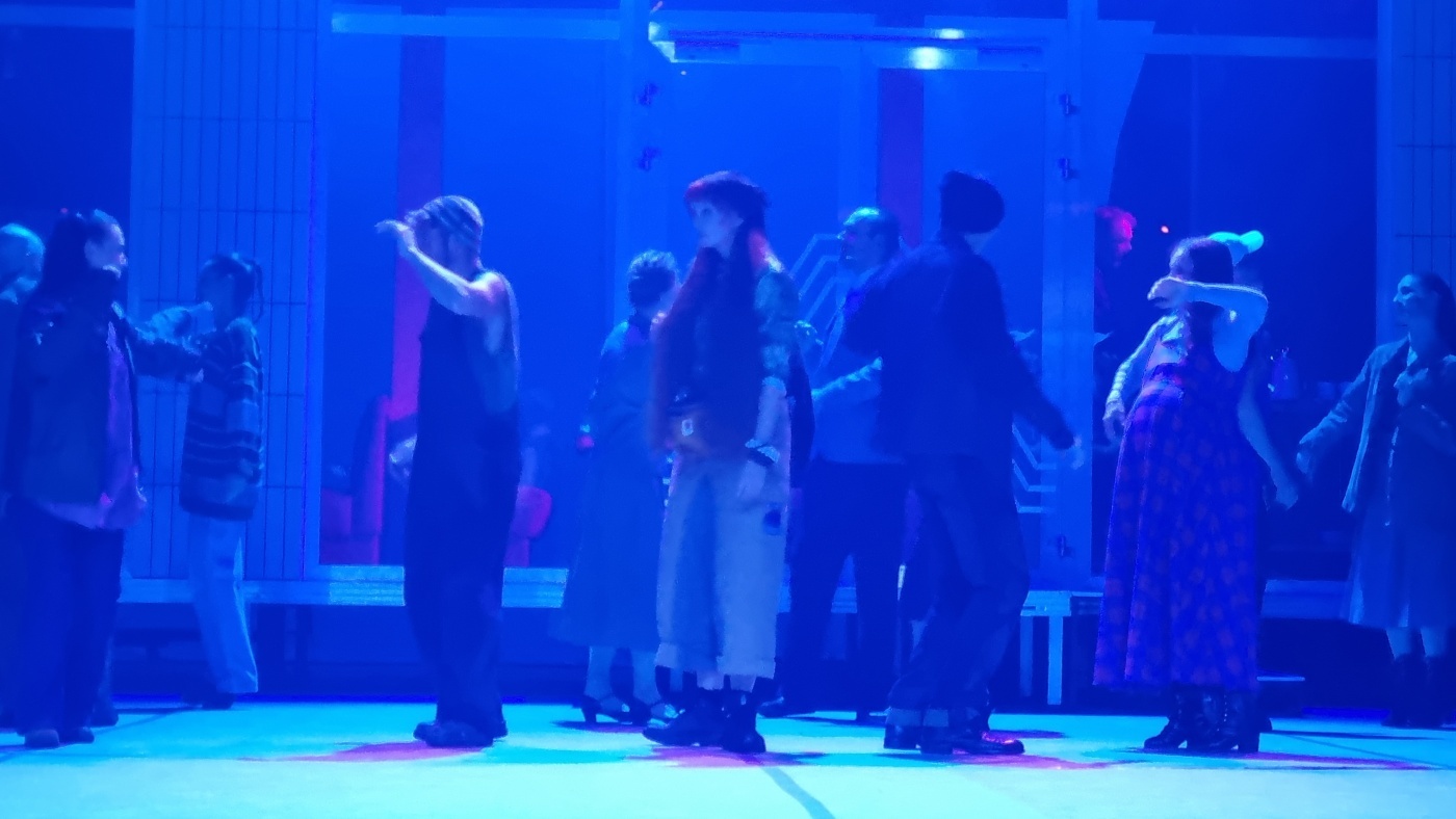 Teatr rozrywki wilczy ksiezyc 8