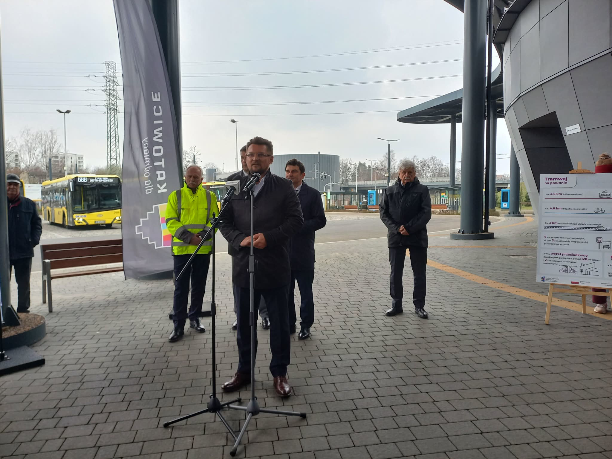 Briefing prasowy dot. tramwaju na południe
