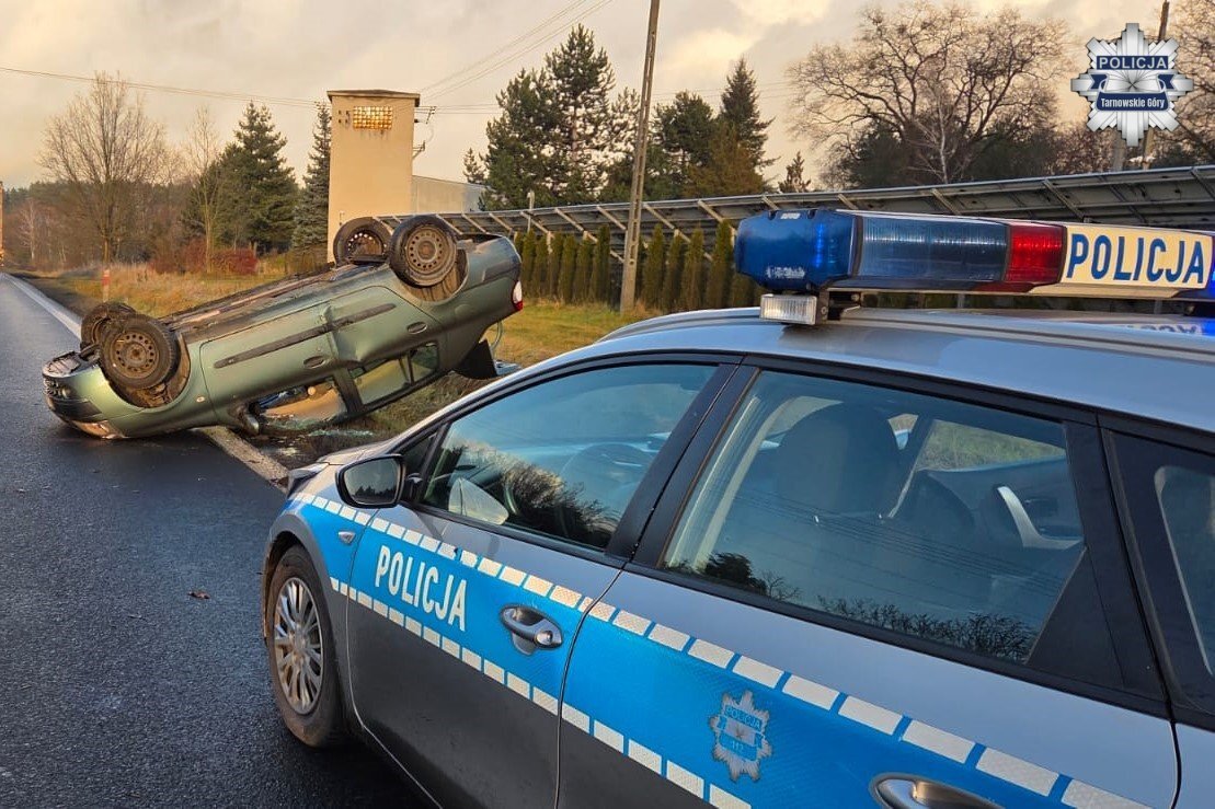 Dachowanie na DK 11 w Tworogu