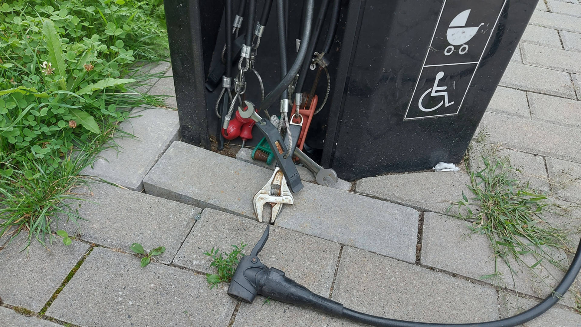 Stacja naprawcza dla rowerów przy ul. Witczaka