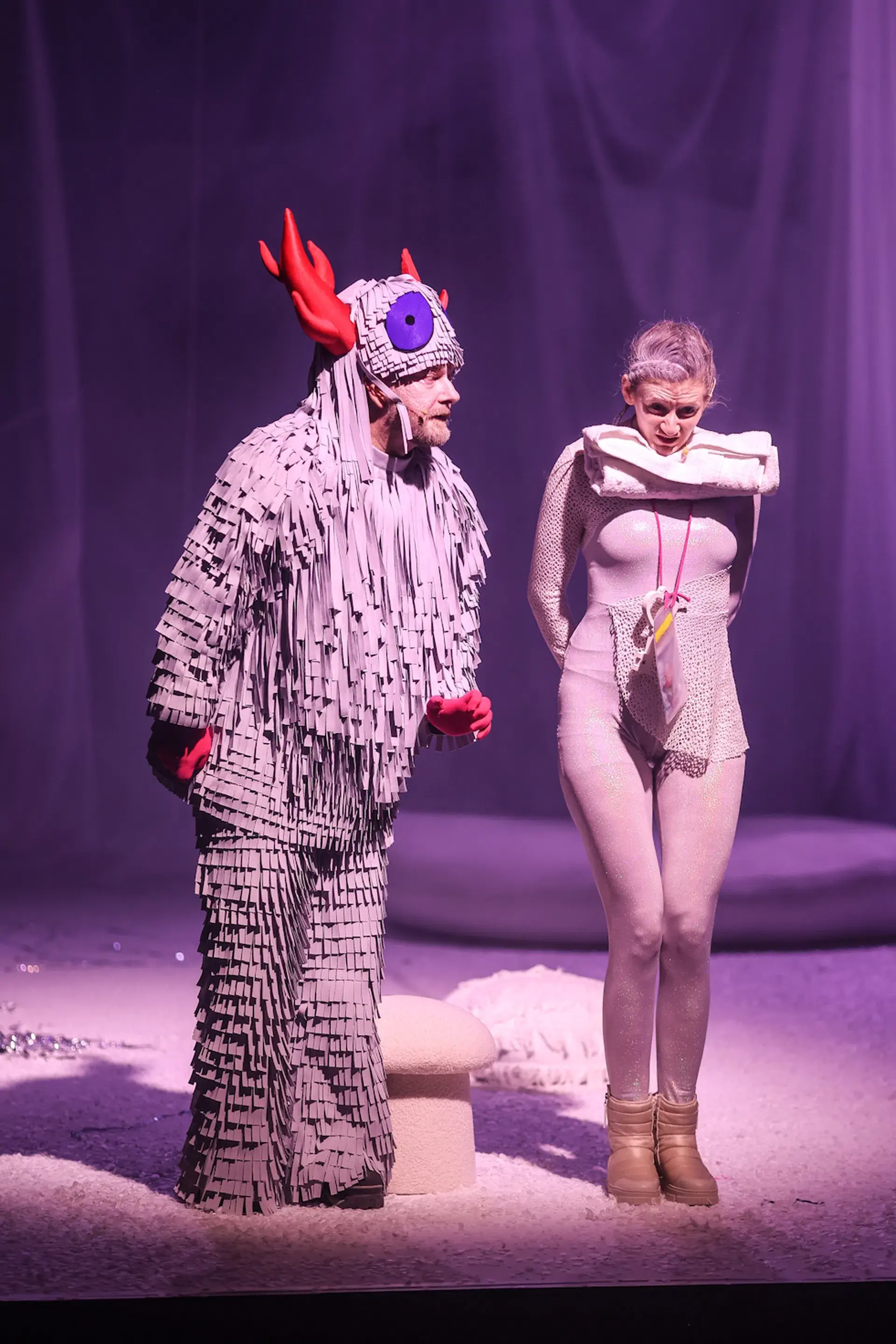 "CZŁOWIEK, JAKI JEST KAŻDY WIDZI” (na podstawie książki Marzeny Matuszak) tekst: Tomasz Walesiak, reżyseria: Katarzyna Minkowska