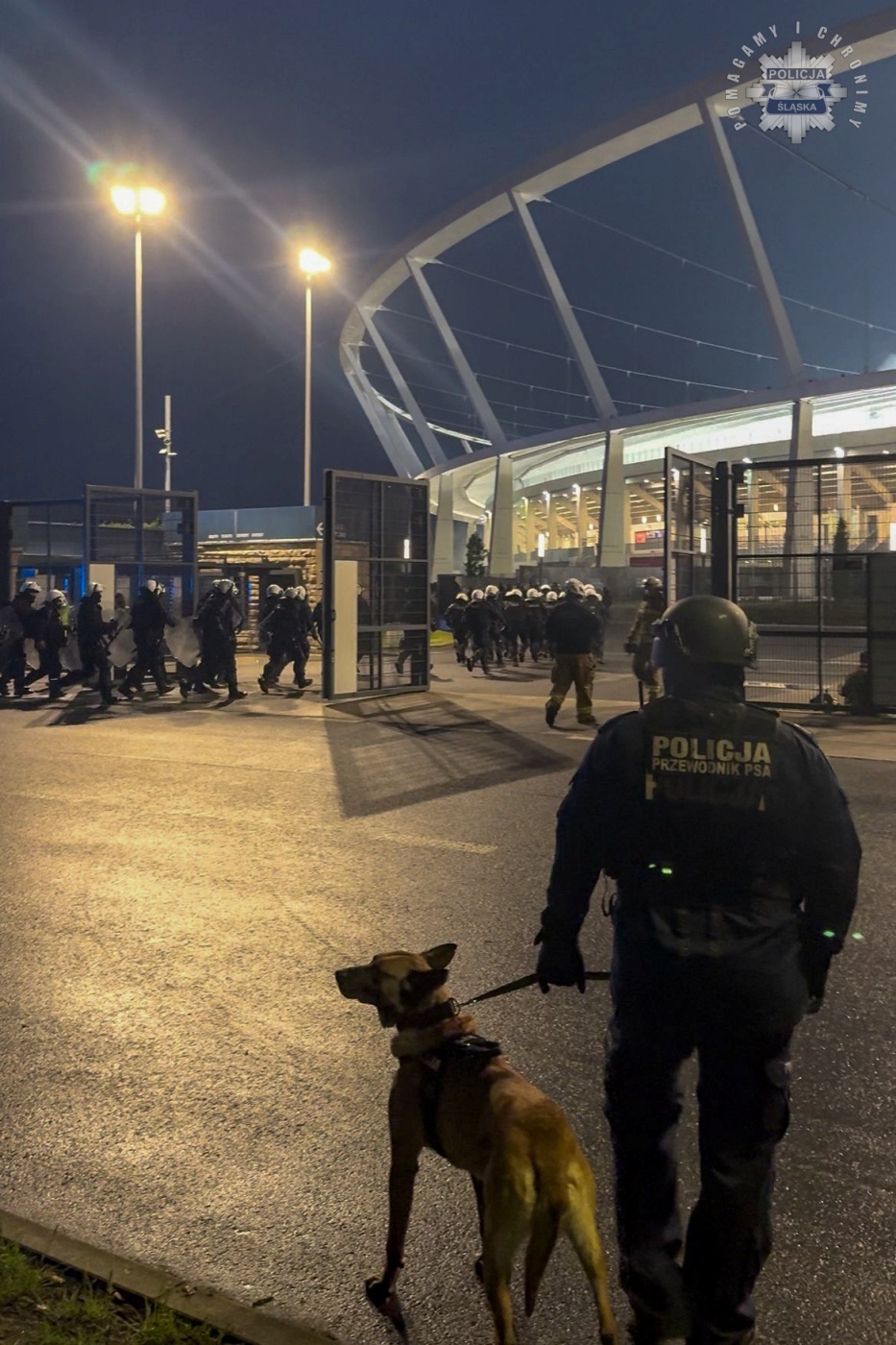 Zadyma na stadionie slaskim 8