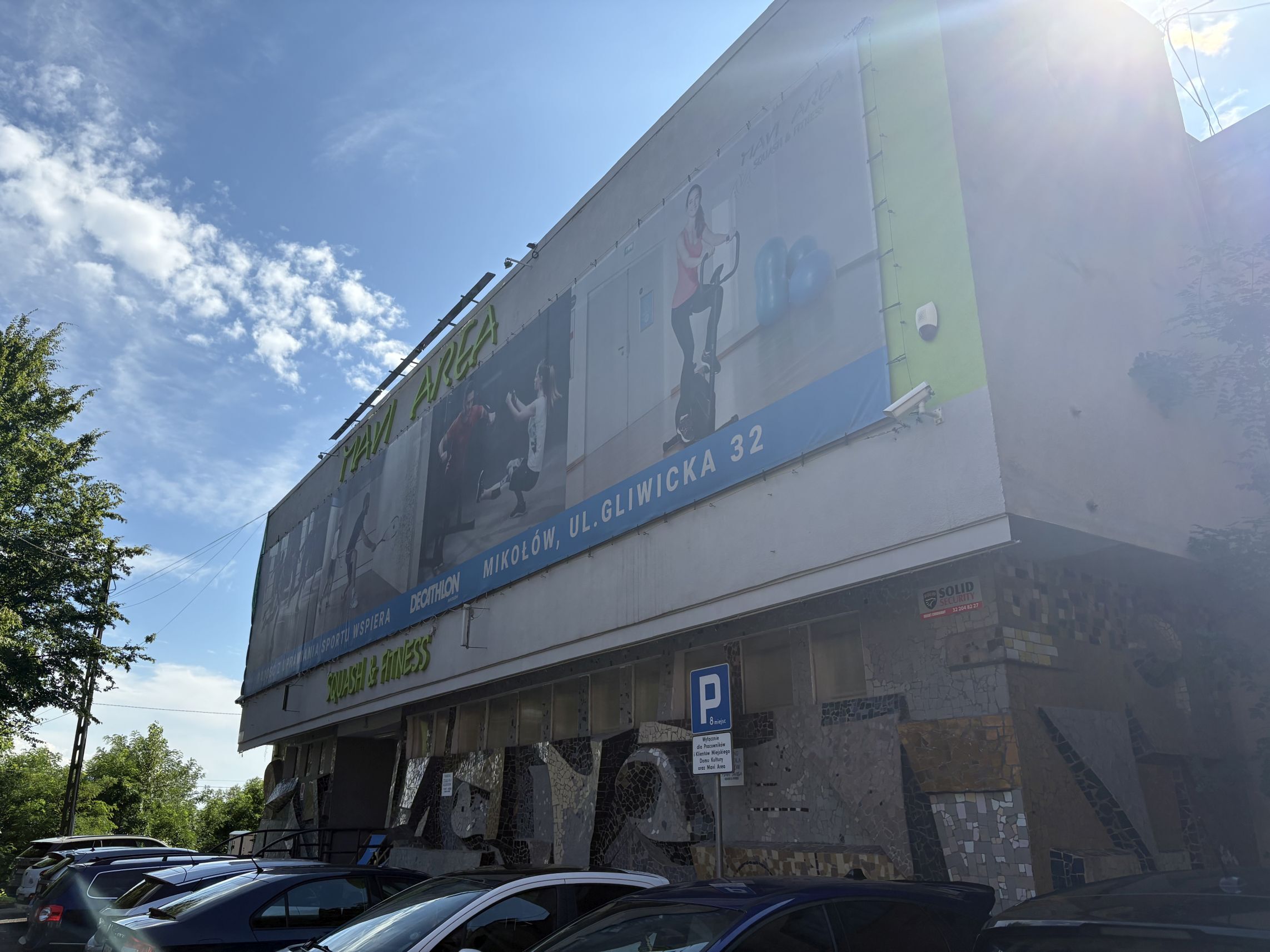 Dawny ZDK z mozaiką Bertolda Kuszki